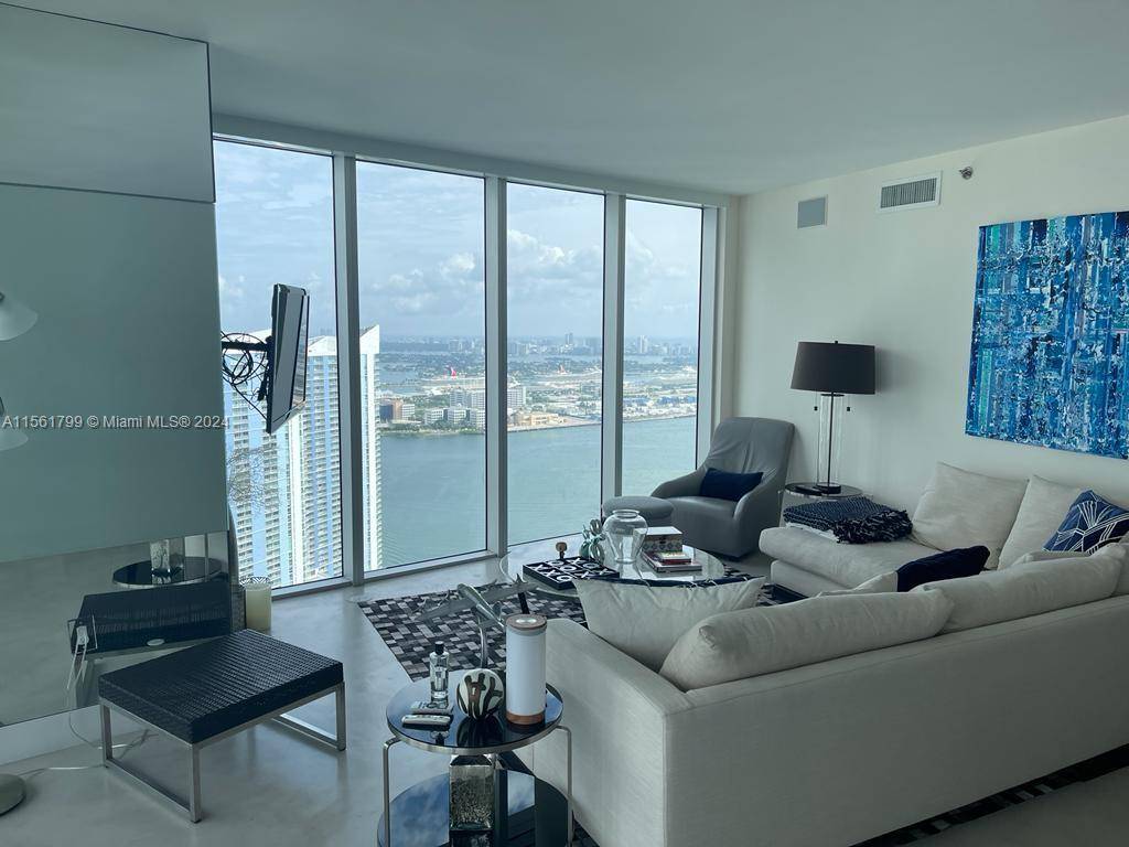 Miami, FL 33131,465 Brickell Ave #4402