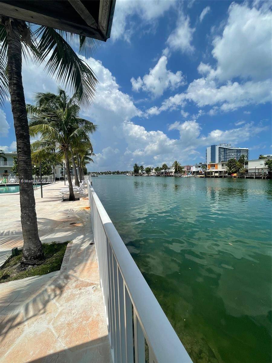 Miami Beach, FL 33141,7207 Bay Dr #3