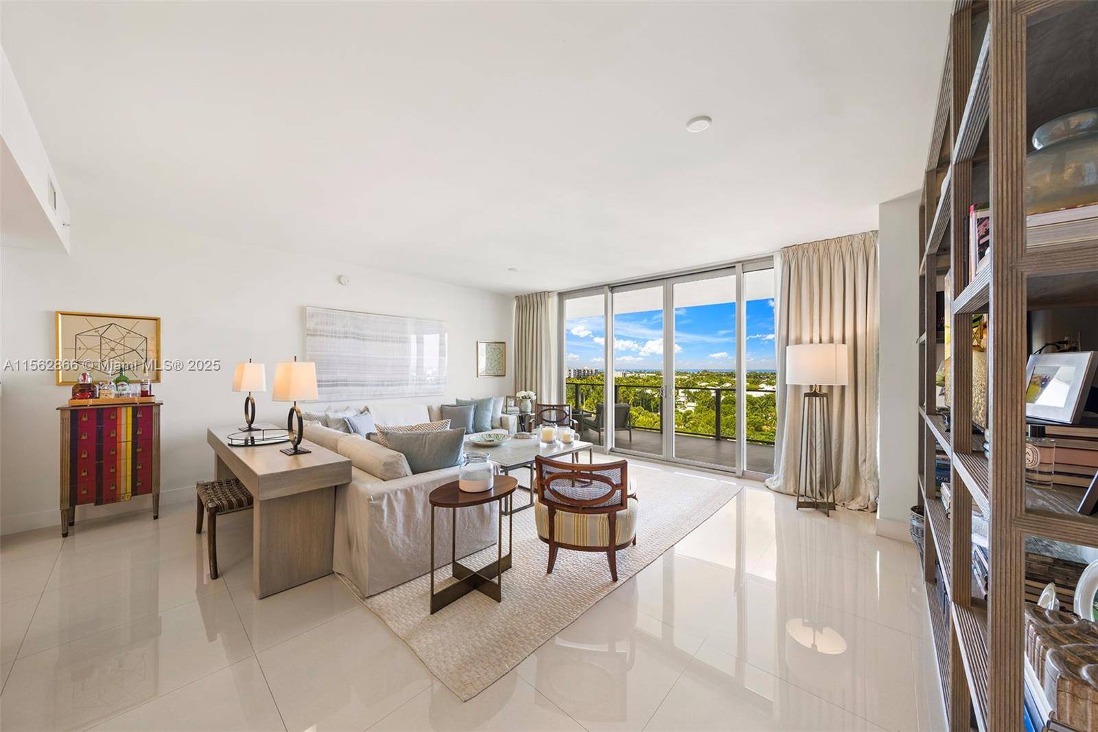 Key Biscayne, FL 33149,360 Ocean Dr #905S
