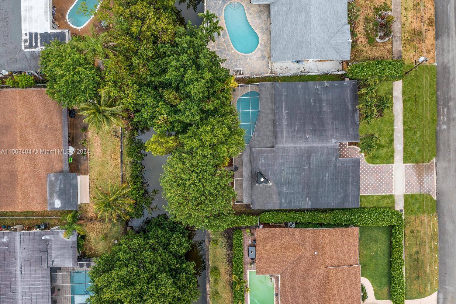Miami, FL 33180,2251 NE 191st St