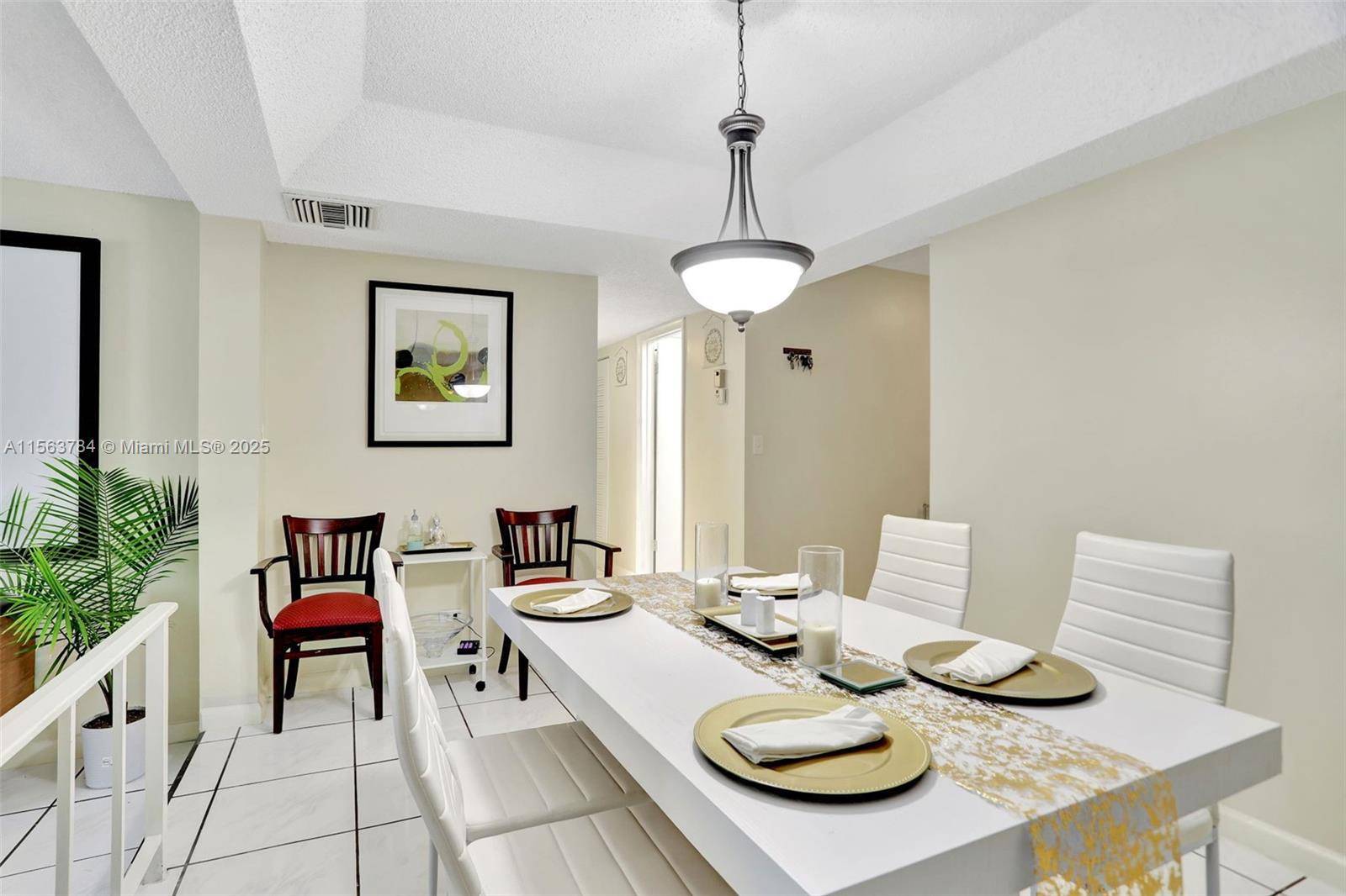 Lauderhill, FL 33319,3660 Inverrary Dr #2X