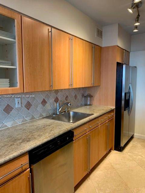 Miami Beach, FL 33139,100 Lincoln Rd #1408