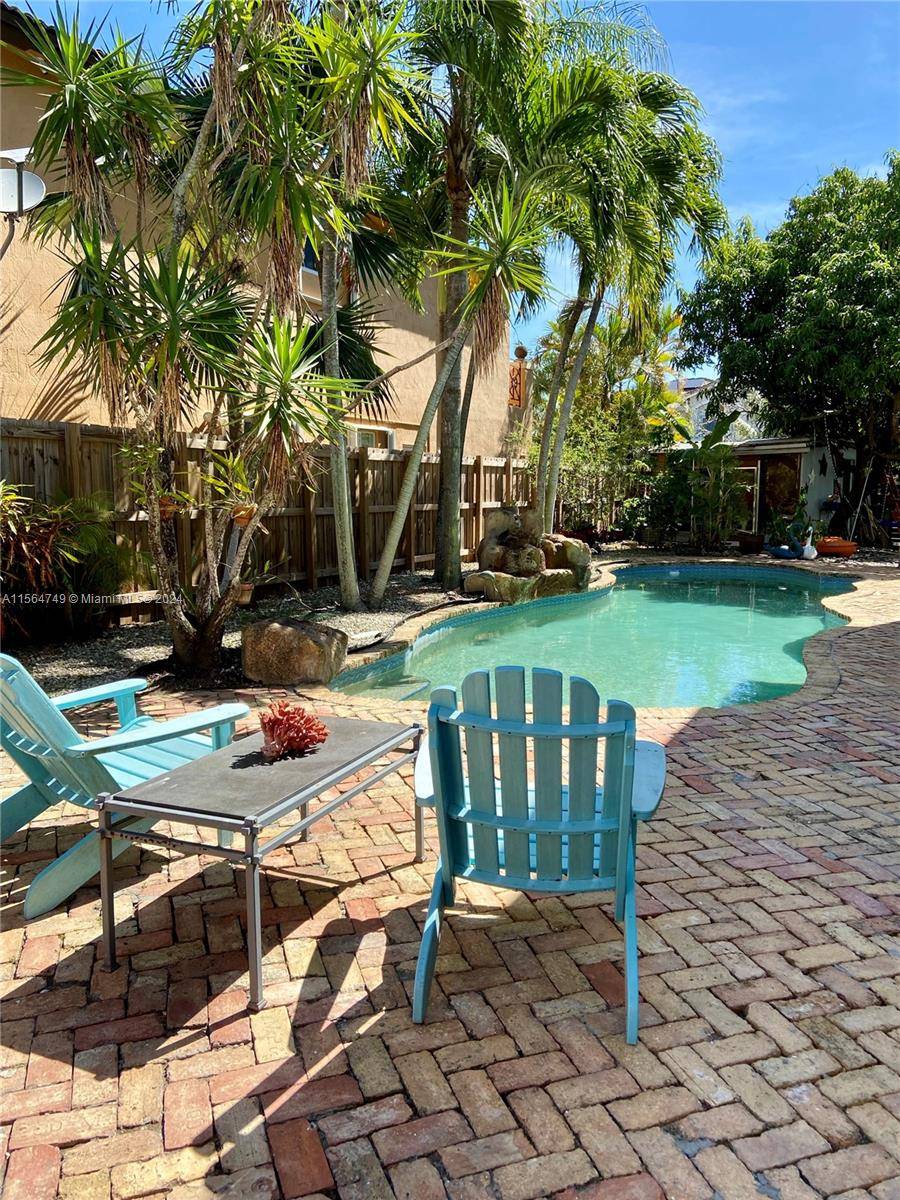 Miami, FL 33177,17616 SW 145th Ct