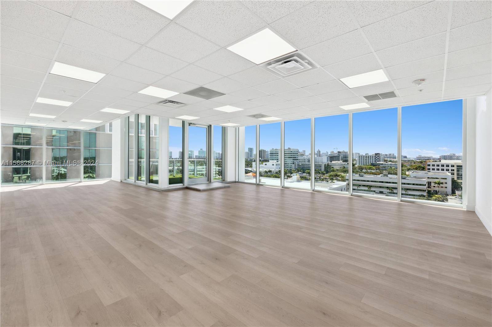 Aventura, FL 33180,2820 NE 214th St #909