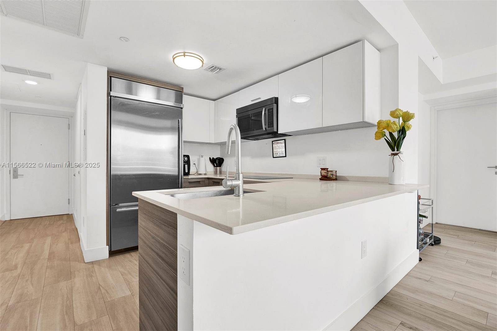 Miami, FL 33131,1300 Brickell Bay Dr #2701
