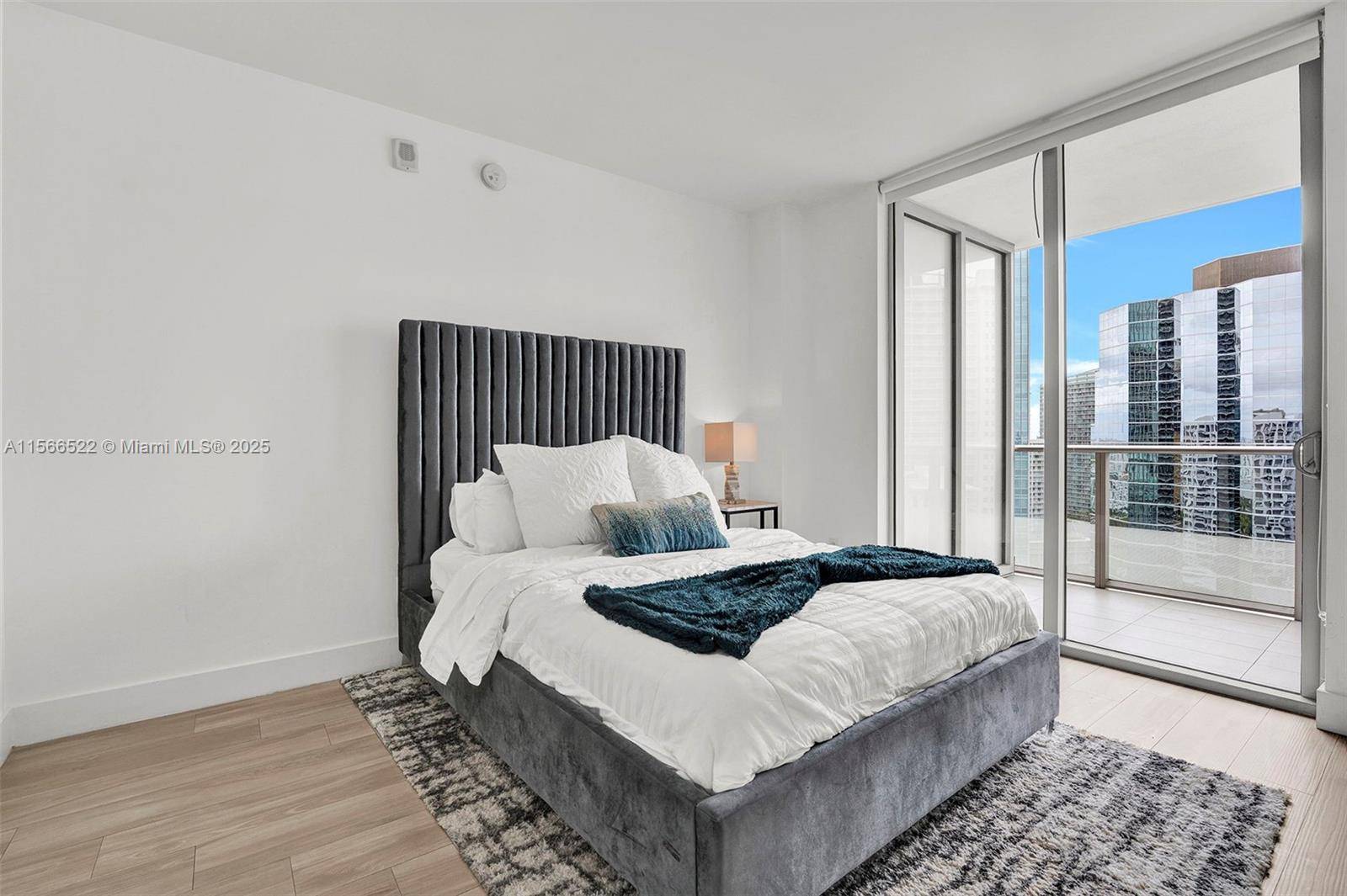 Miami, FL 33131,1300 Brickell Bay Dr #2701