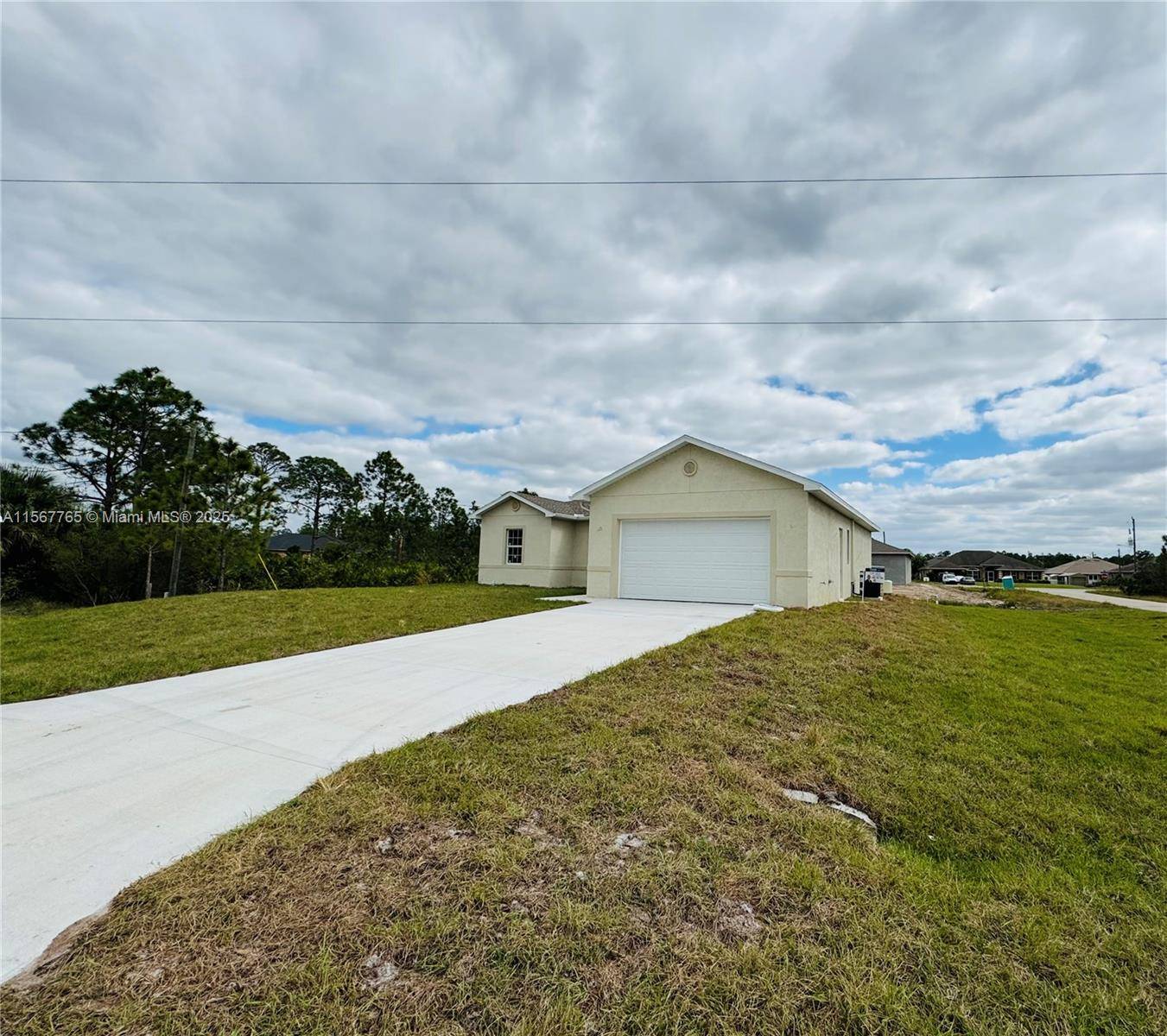 Lehigh Acres, FL 33972,1926 ZOMBAR CT