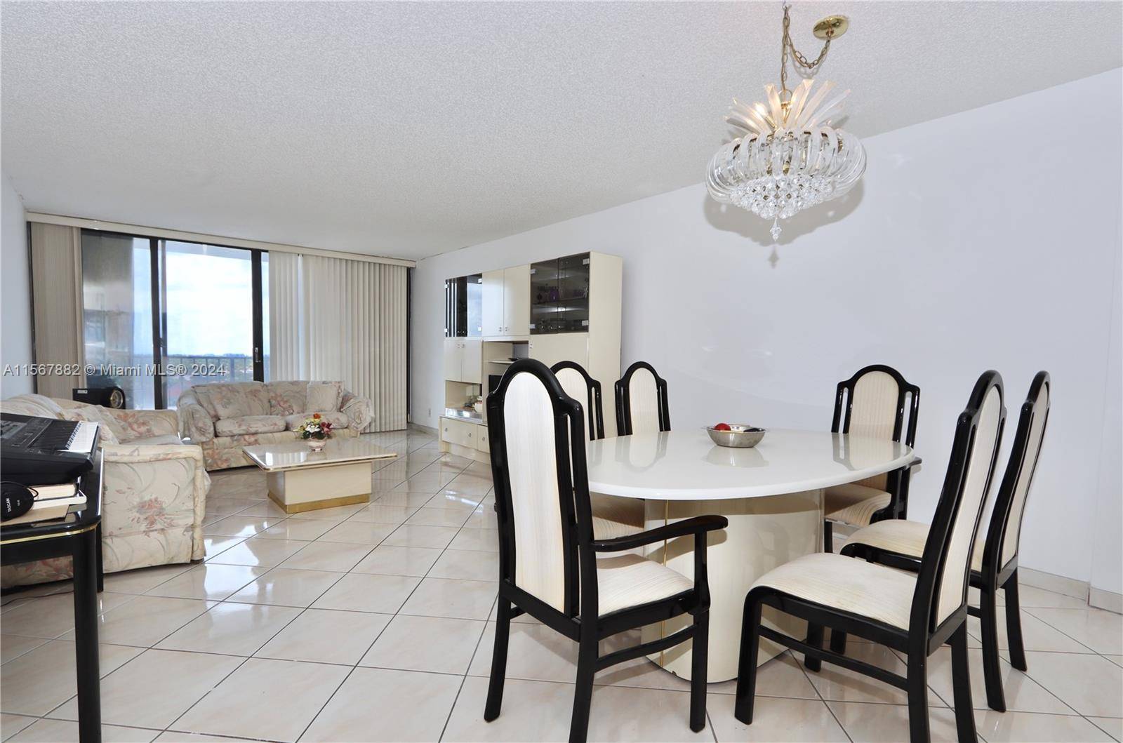 Hollywood, FL 33019,2401 S Ocean Dr #806