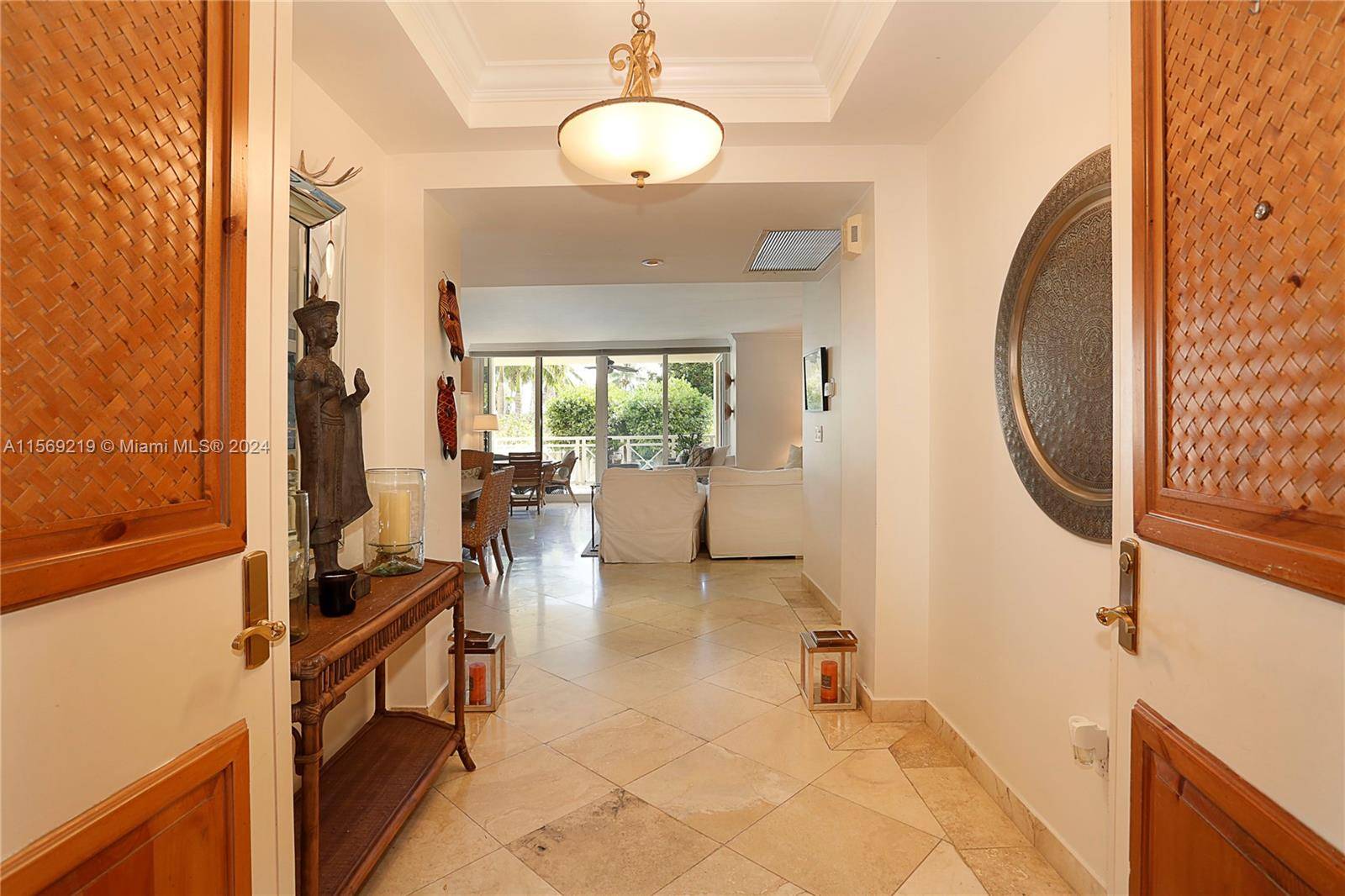 Key Biscayne, FL 33149,445 Grand Bay Dr #215