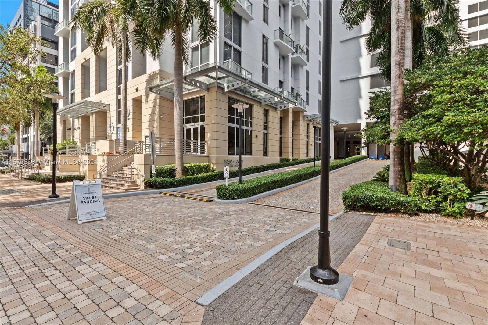 Miami, FL 33131,1060 Brickell Ave #2907