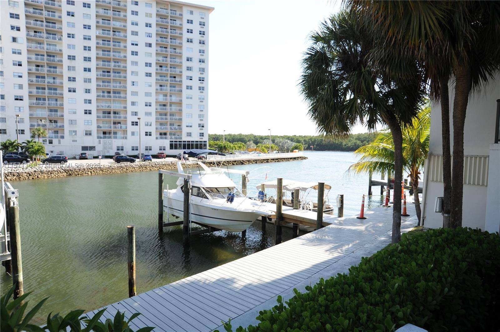 Sunny Isles Beach, FL 33160,456 Poinciana Dr #1620