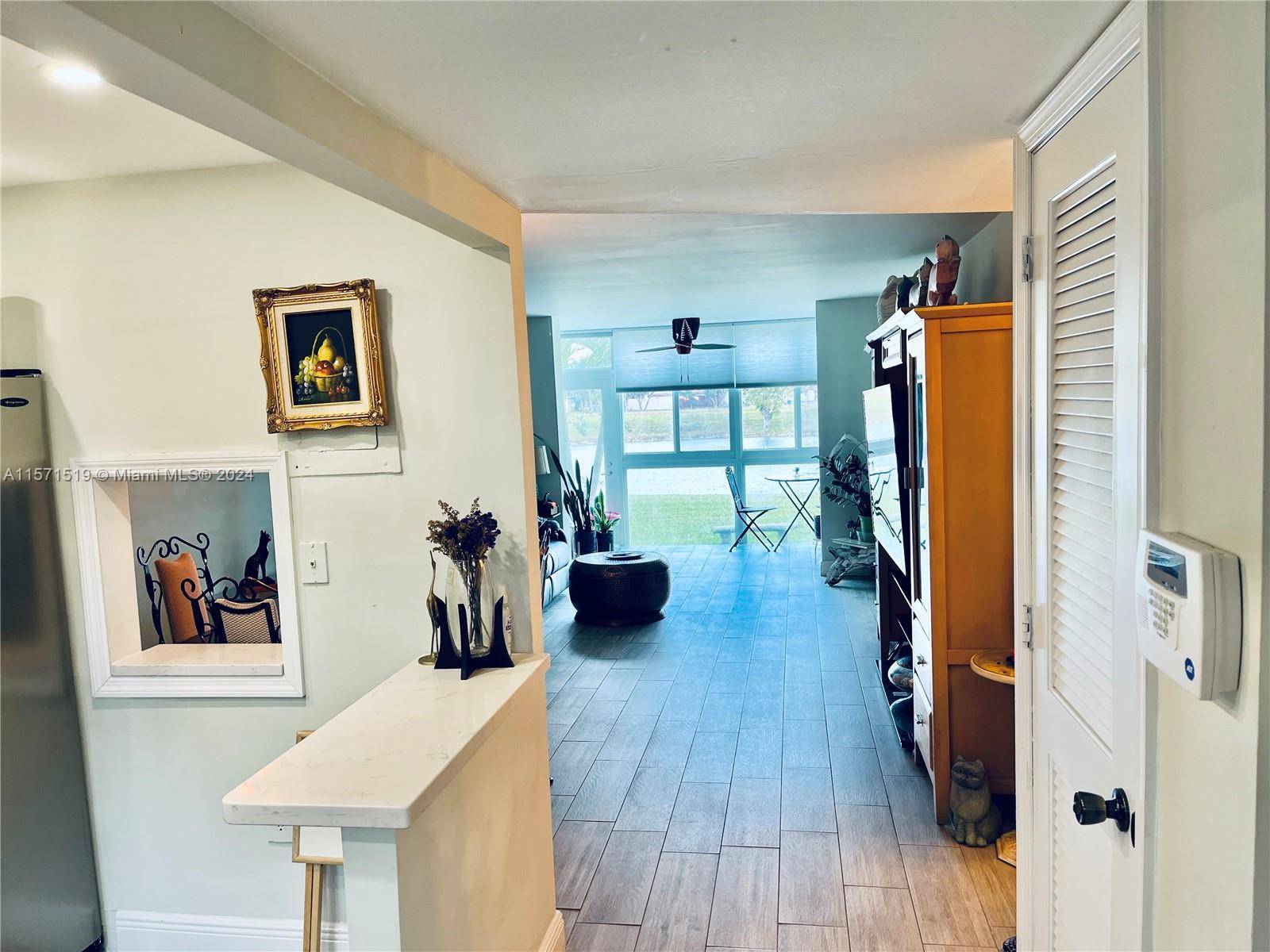 Sunrise, FL 33322,8300 W Sunrise Lakes Blvd #102