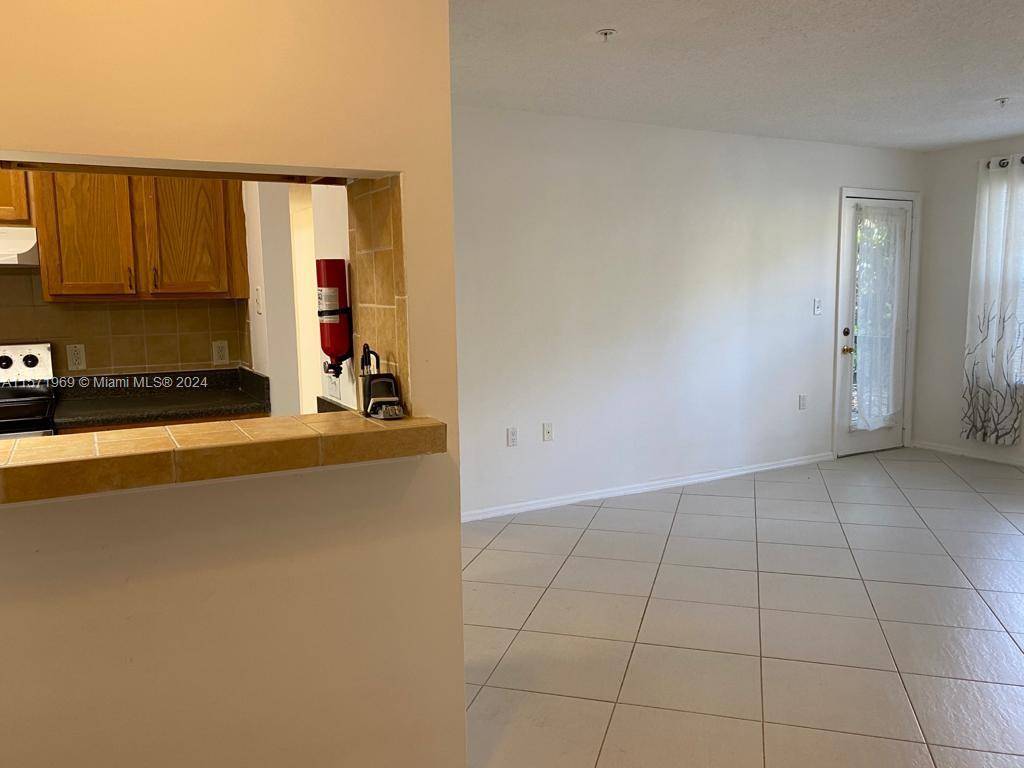 Boynton Beach, FL 33426,2307 N Congress Ave #16