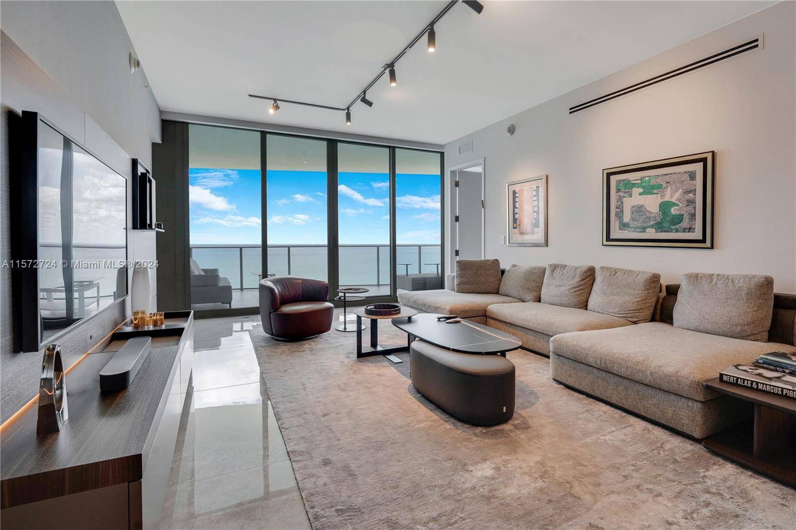 Sunny Isles Beach, FL 33160,15701 Collins Ave #2804