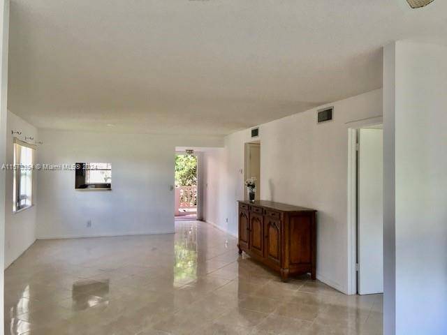 Sunrise, FL 33322,9501 Sunrise Lakes Blvd #210