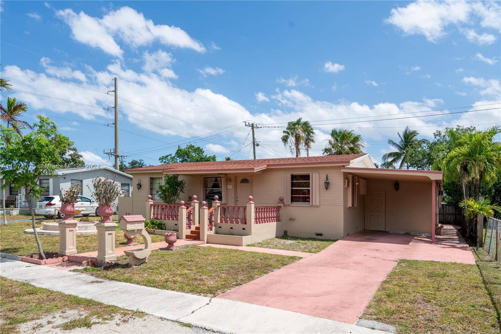 Hollywood, FL 33024,6404 Evans St