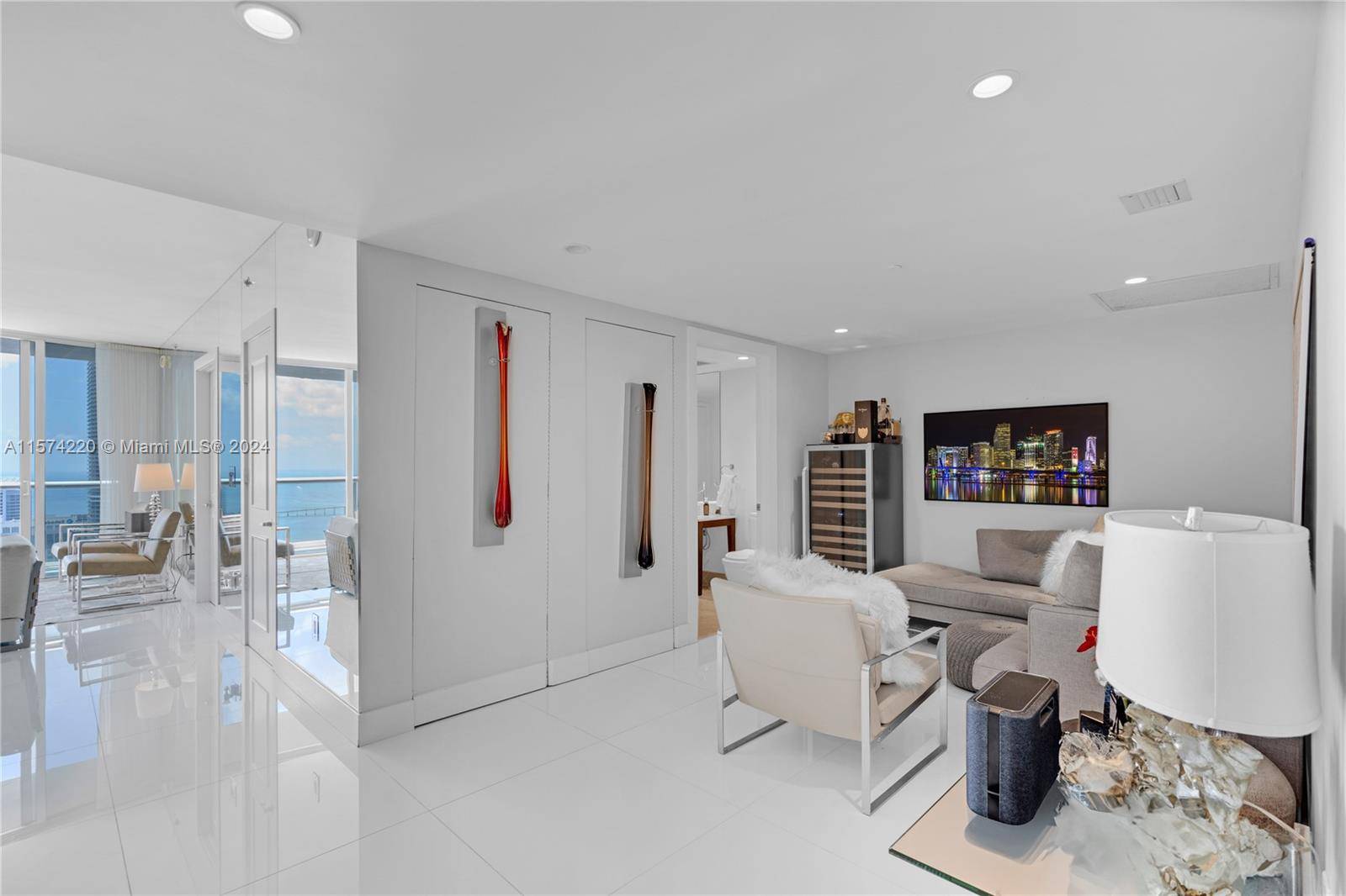 Miami, FL 33131,495 Brickell Ave #5405