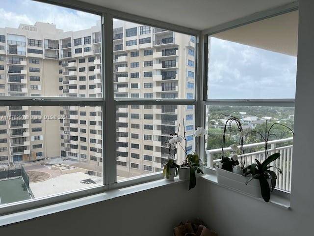 Lauderdale By The Sea, FL 33308,5200 N Ocean Blvd #915A