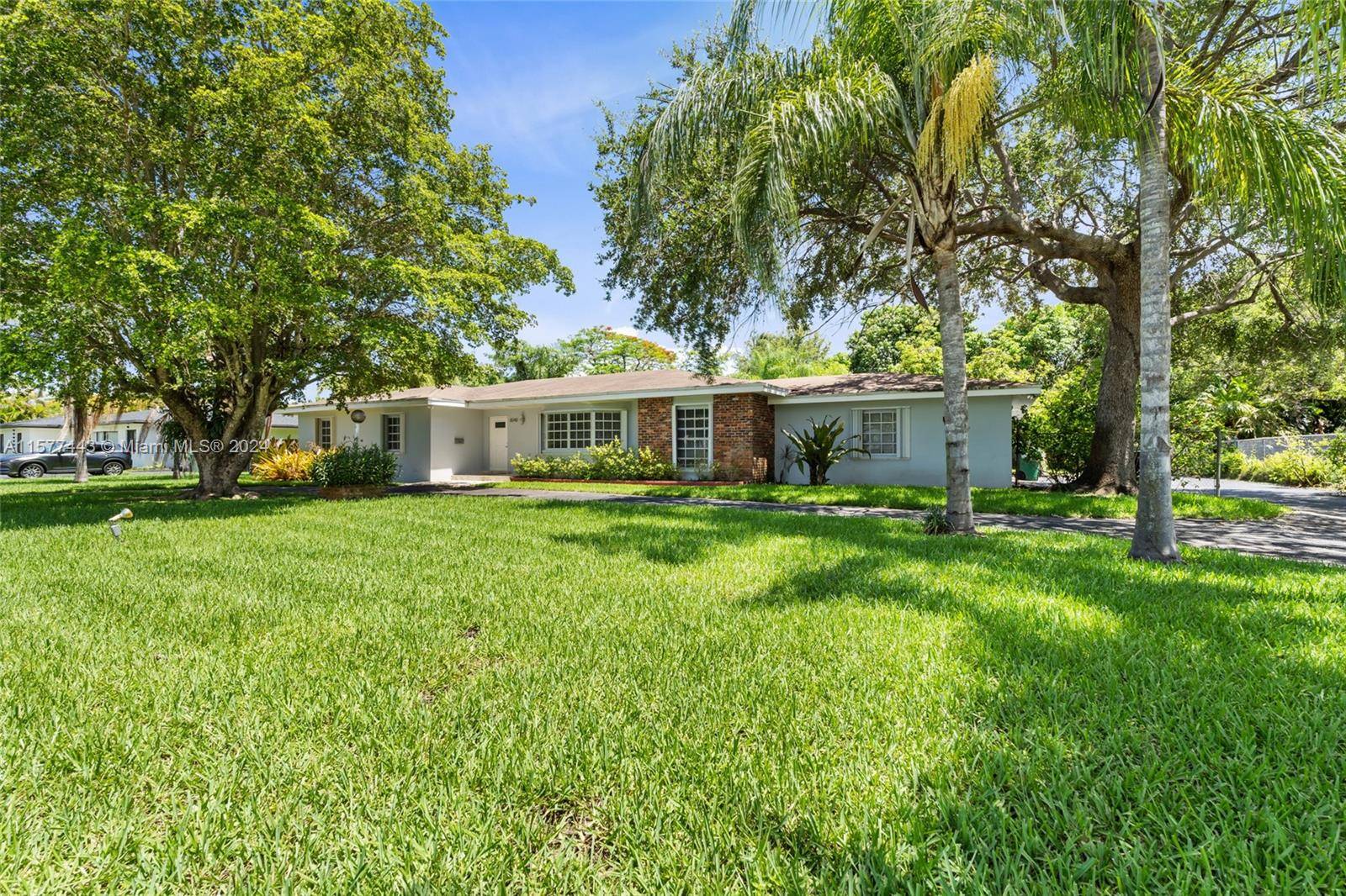 Palmetto Bay, FL 33158,8340 SW 142nd St