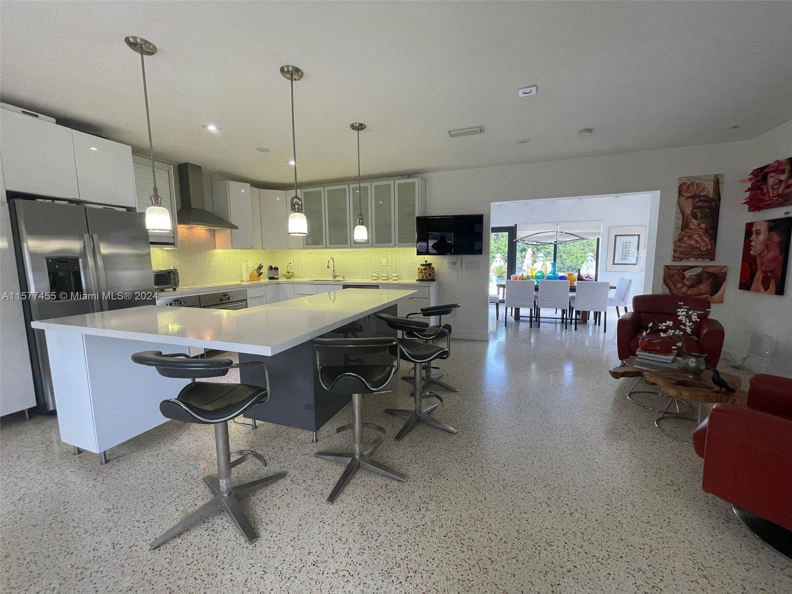 North Miami, FL 33181,2161 NE 124th St