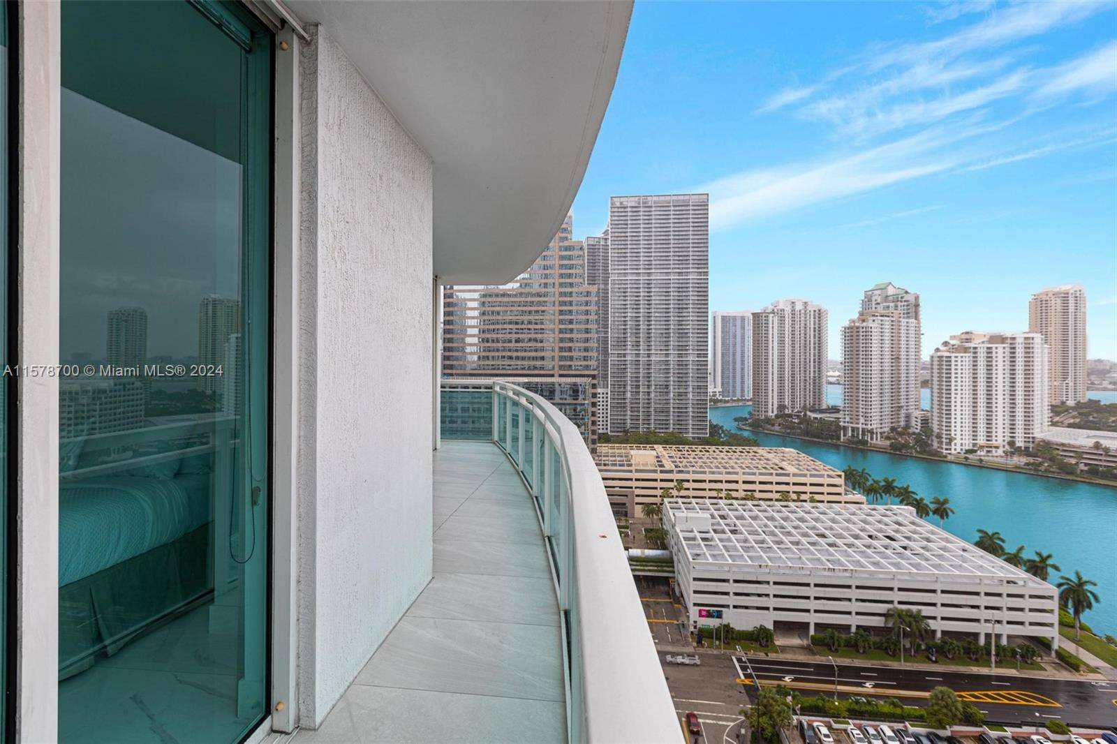 Miami, FL 33131,950 Brickell Bay Dr #2210