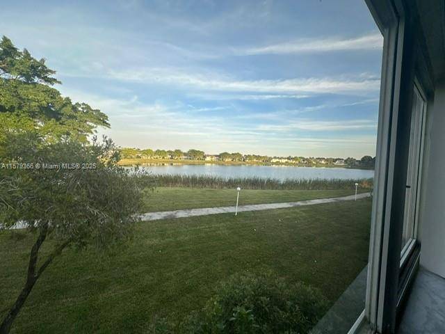 Oakland Park, FL 33309,3437 NW 44th St #203