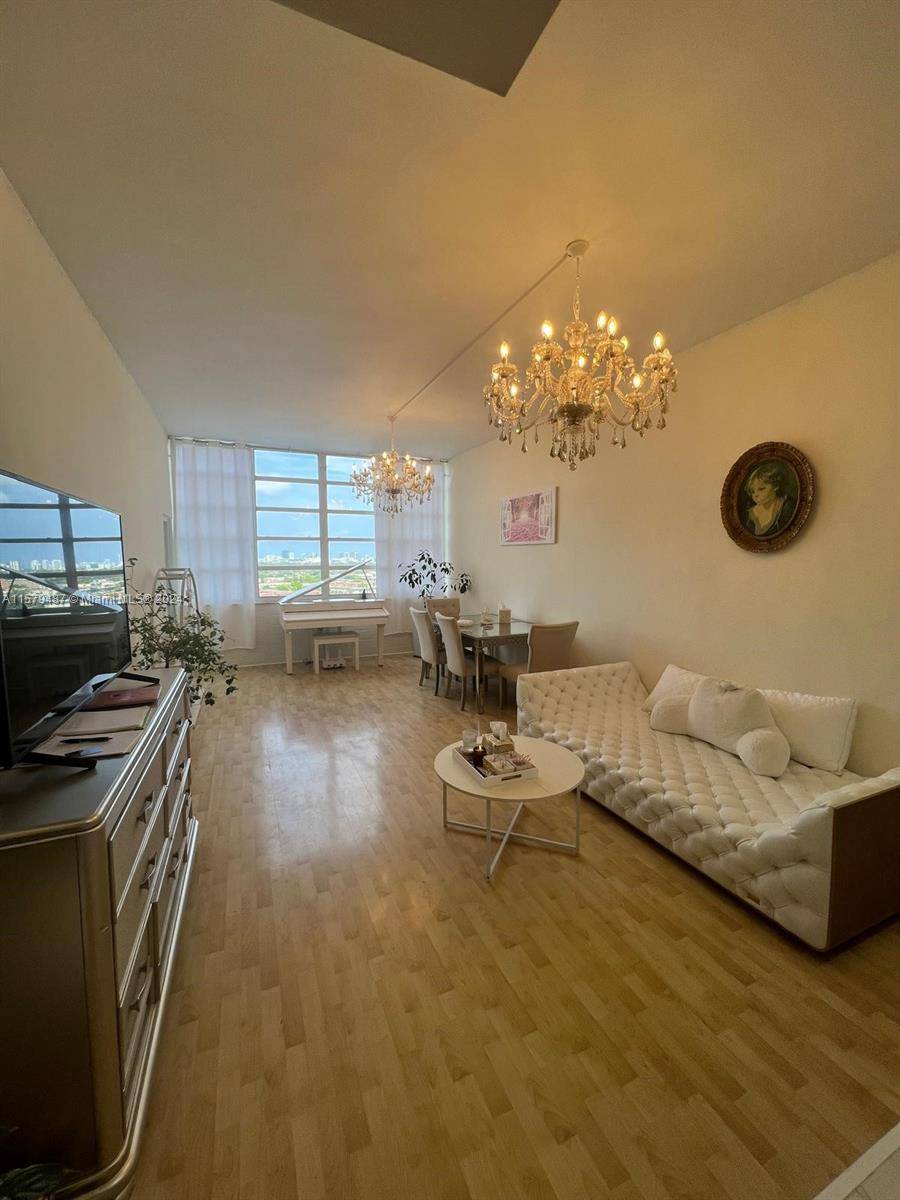 Miami, FL 33179,1301 NE Miami Gardens Dr #1702W