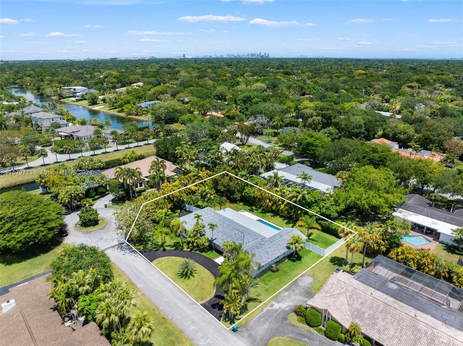 Pinecrest, FL 33156,12075 SW 70th Ct