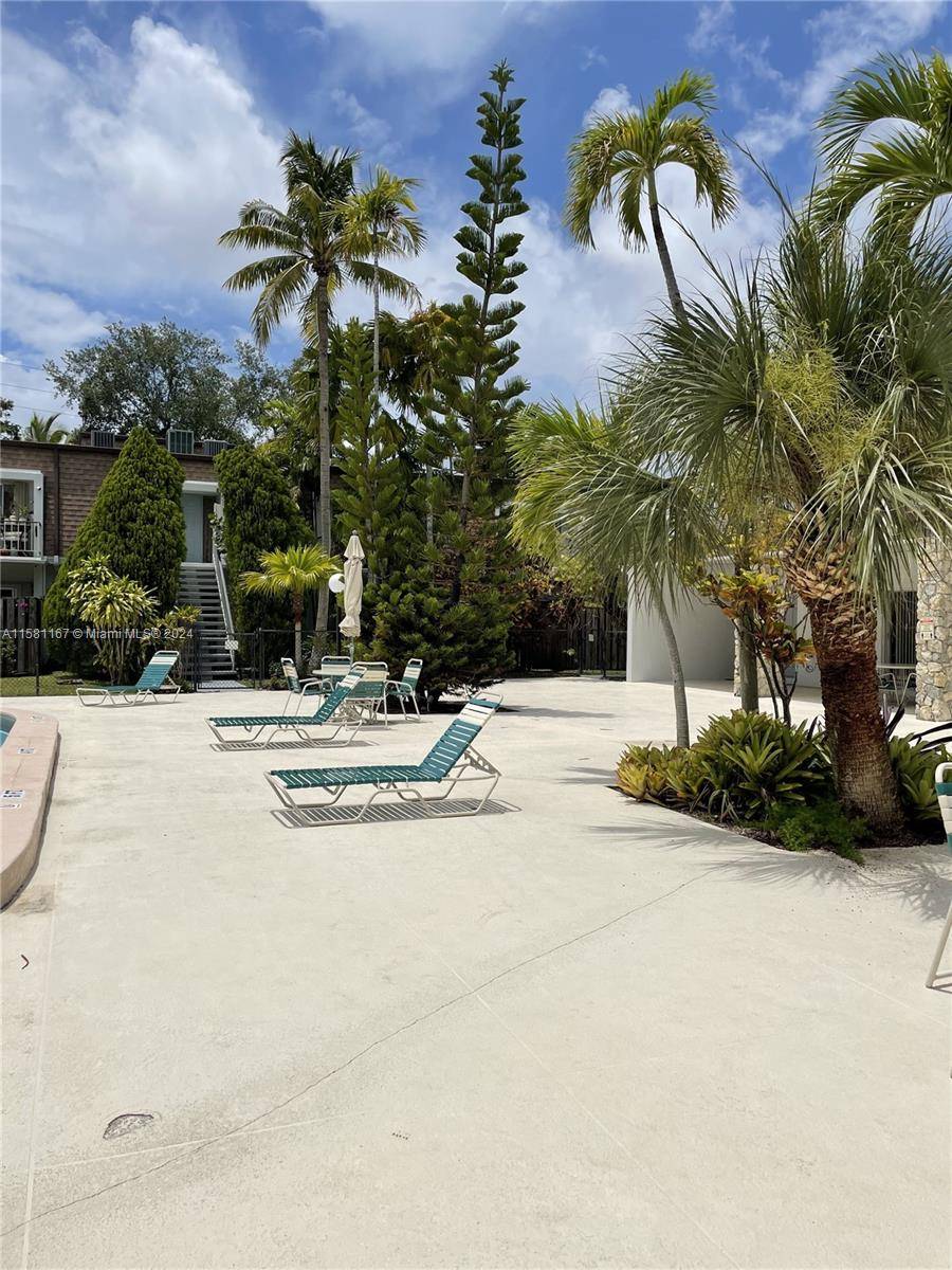 Miami, FL 33156,9621 SW 77th Ave #207B