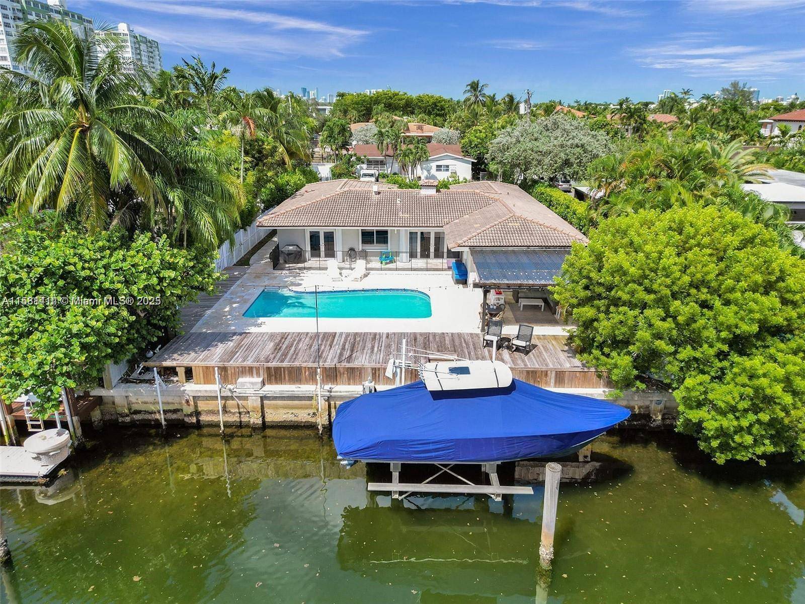 North Miami, FL 33181,1912 NE 119th Rd #1912