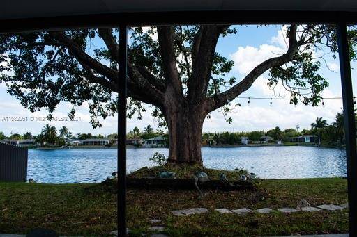 Miramar, FL 33023,6756 Dogwood Dr