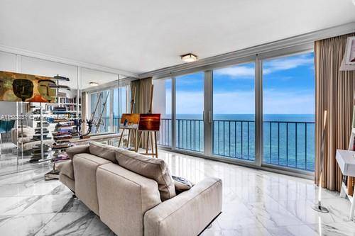 Key Biscayne, FL 33149,881 Ocean Dr #23B