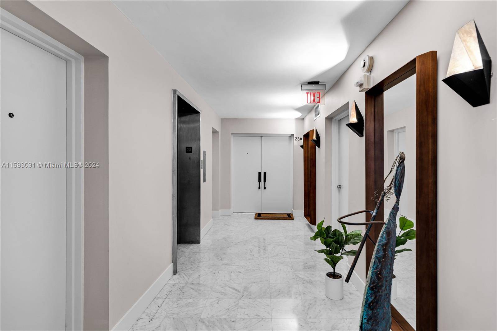 Key Biscayne, FL 33149,881 Ocean Dr #23B