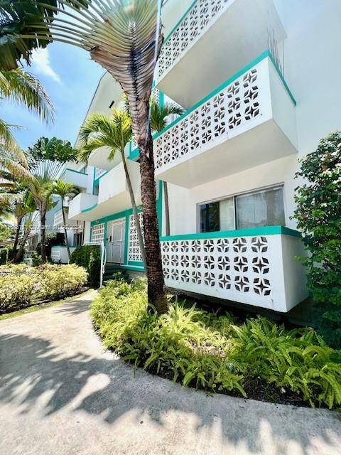 Miami Beach, FL 33139,350 Collins Ave #304
