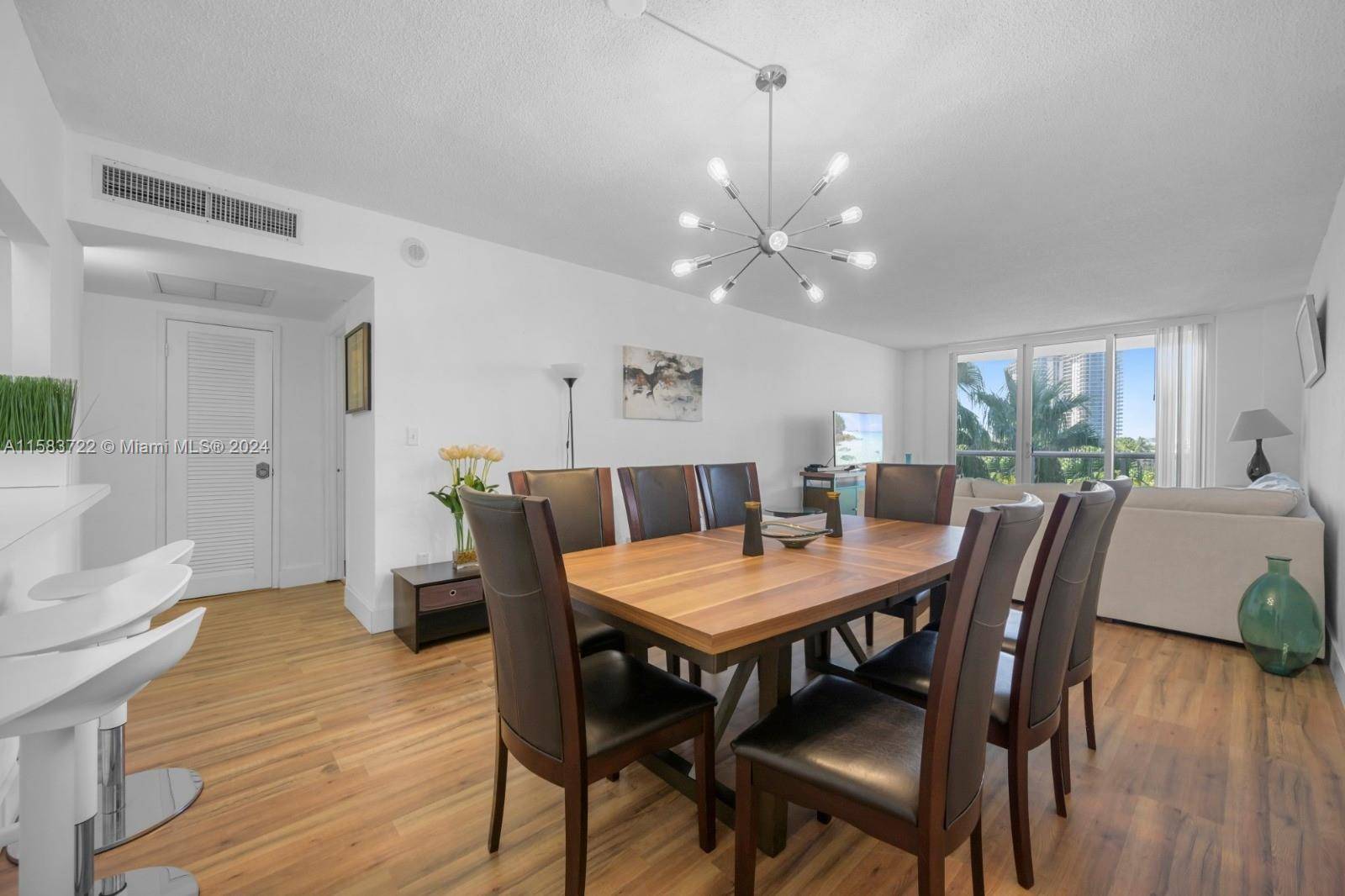 Sunny Isles Beach, FL 33160,19370 Collins Ave #422