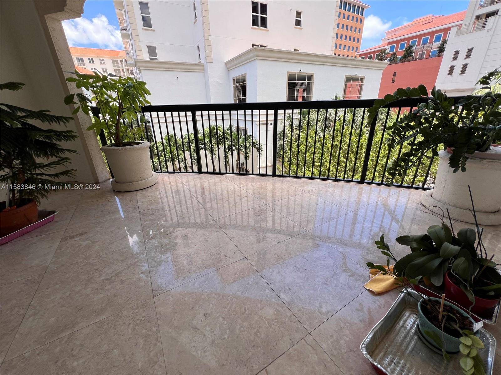 Coral Gables, FL 33134,50 Alhambra Cir #309