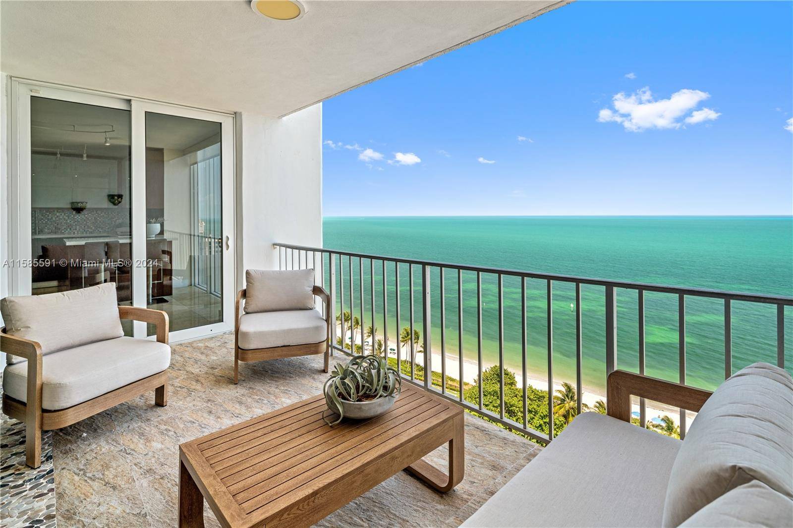 Key Biscayne, FL 33149,881 Ocean Dr #18E