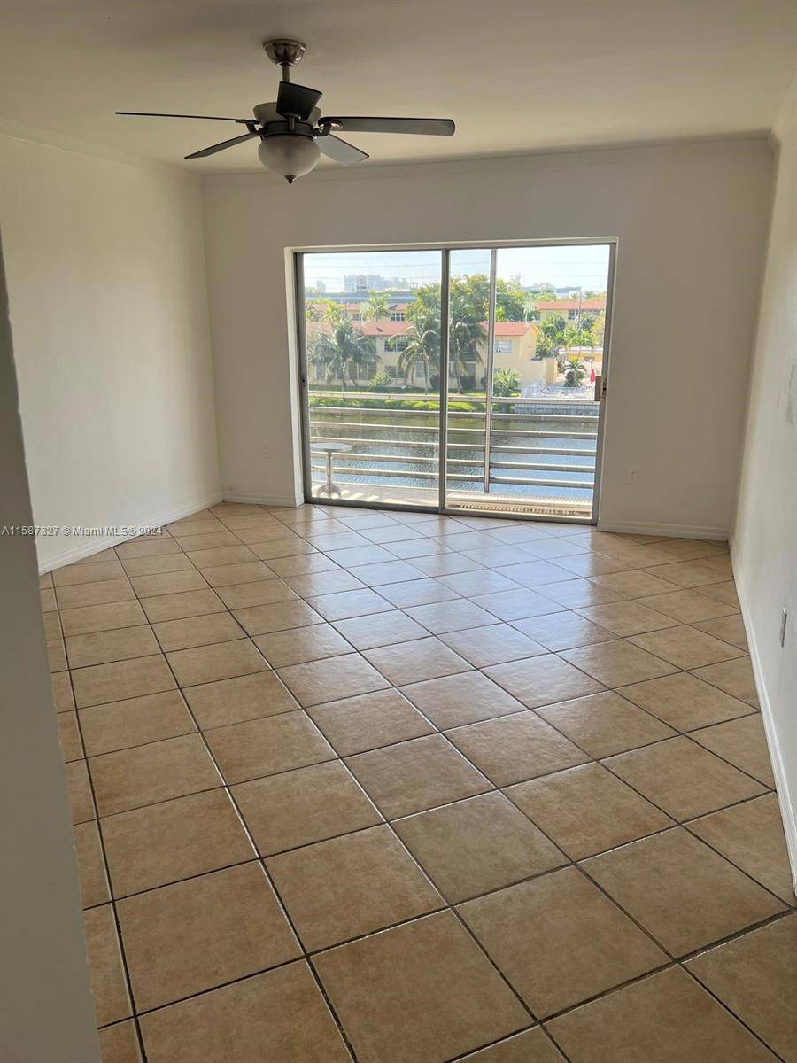 Aventura, FL 33180,2880 NE 203rd St #31