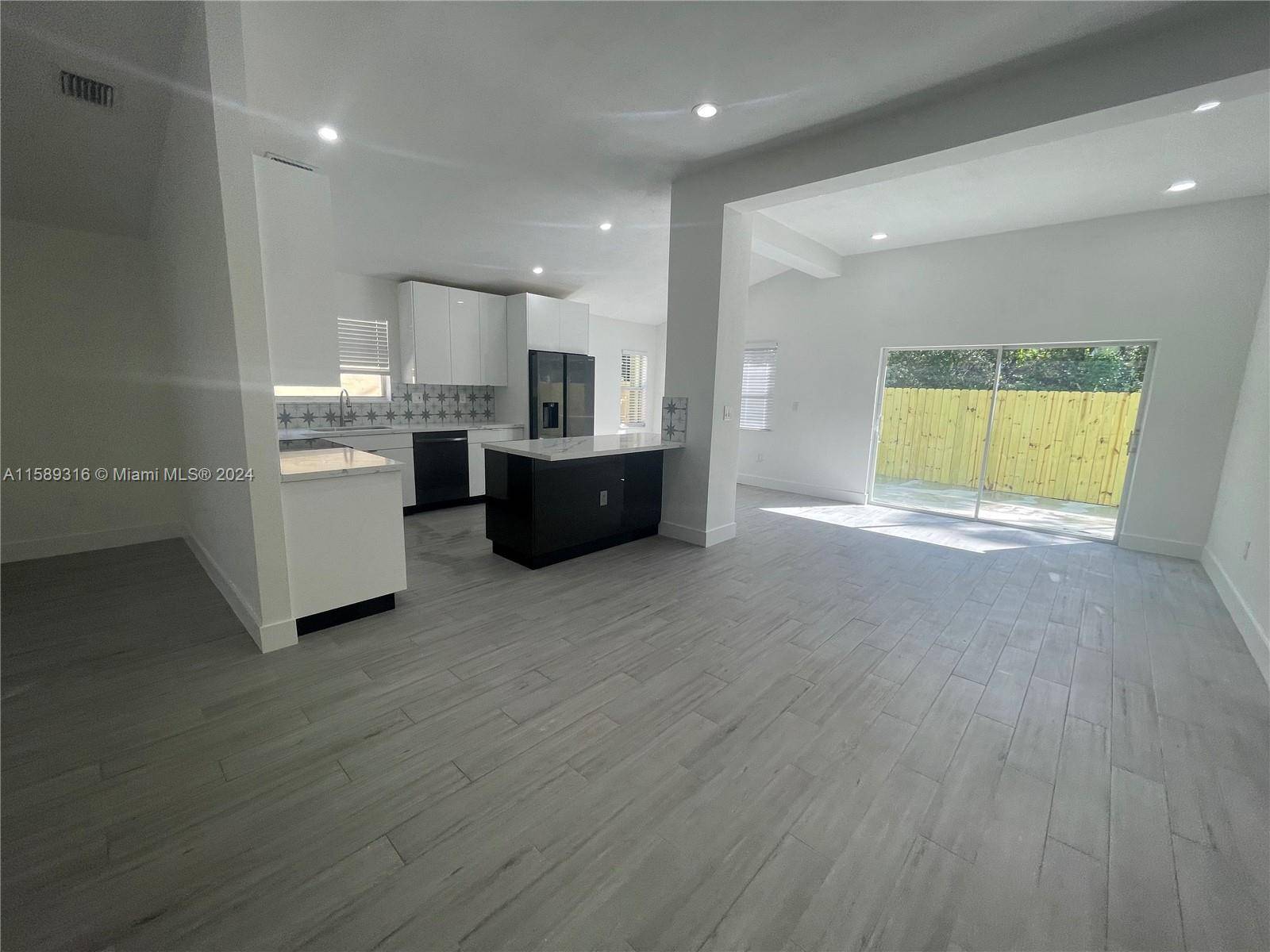 Miami Gardens, FL 33055,5424 NW 184th St