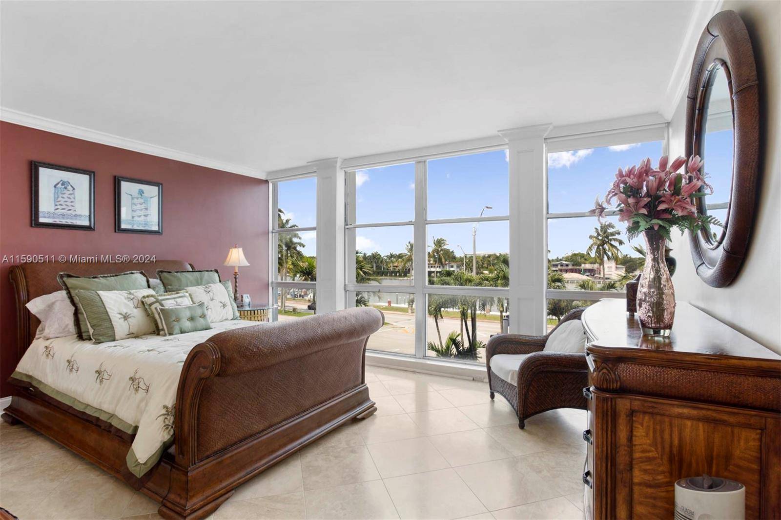 Miami Beach, FL 33140,5055 Collins Ave #3L