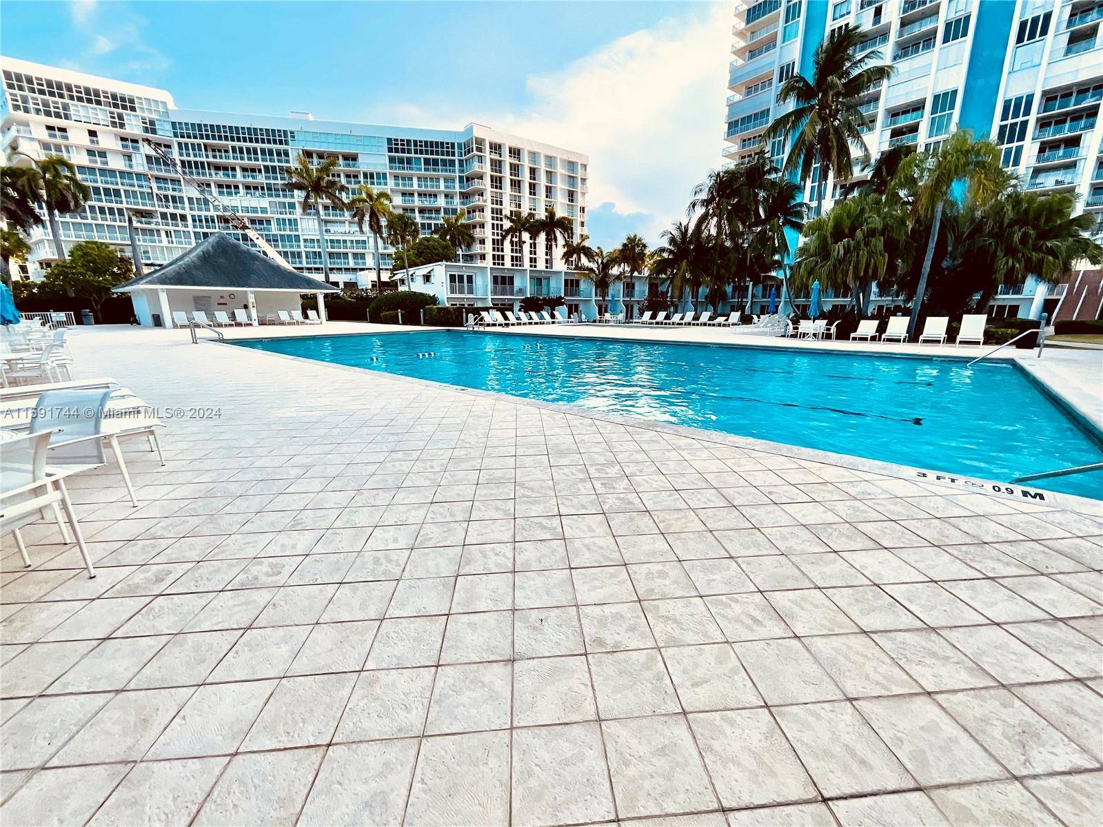 Key Biscayne, FL 33149,881 Ocean Dr #11B