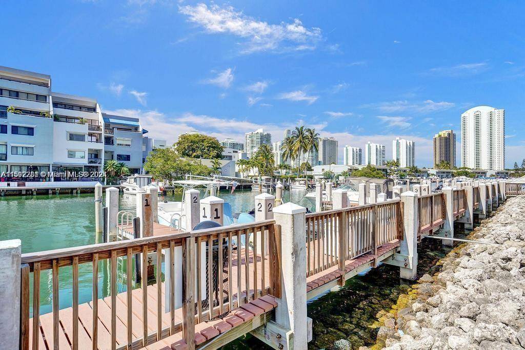 Sunny Isles Beach, FL 33160,400 Kings Point Dr #317