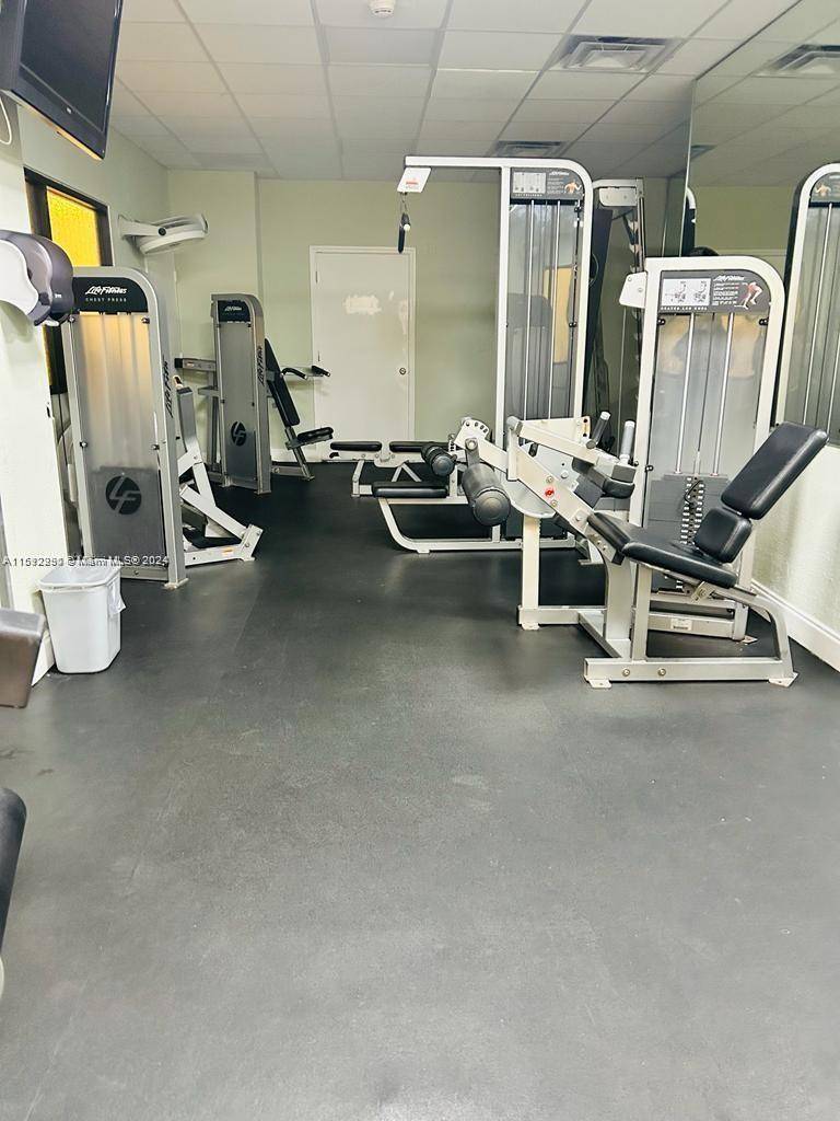 Hallandale Beach, FL 33009,3180 S Ocean Dr #1405