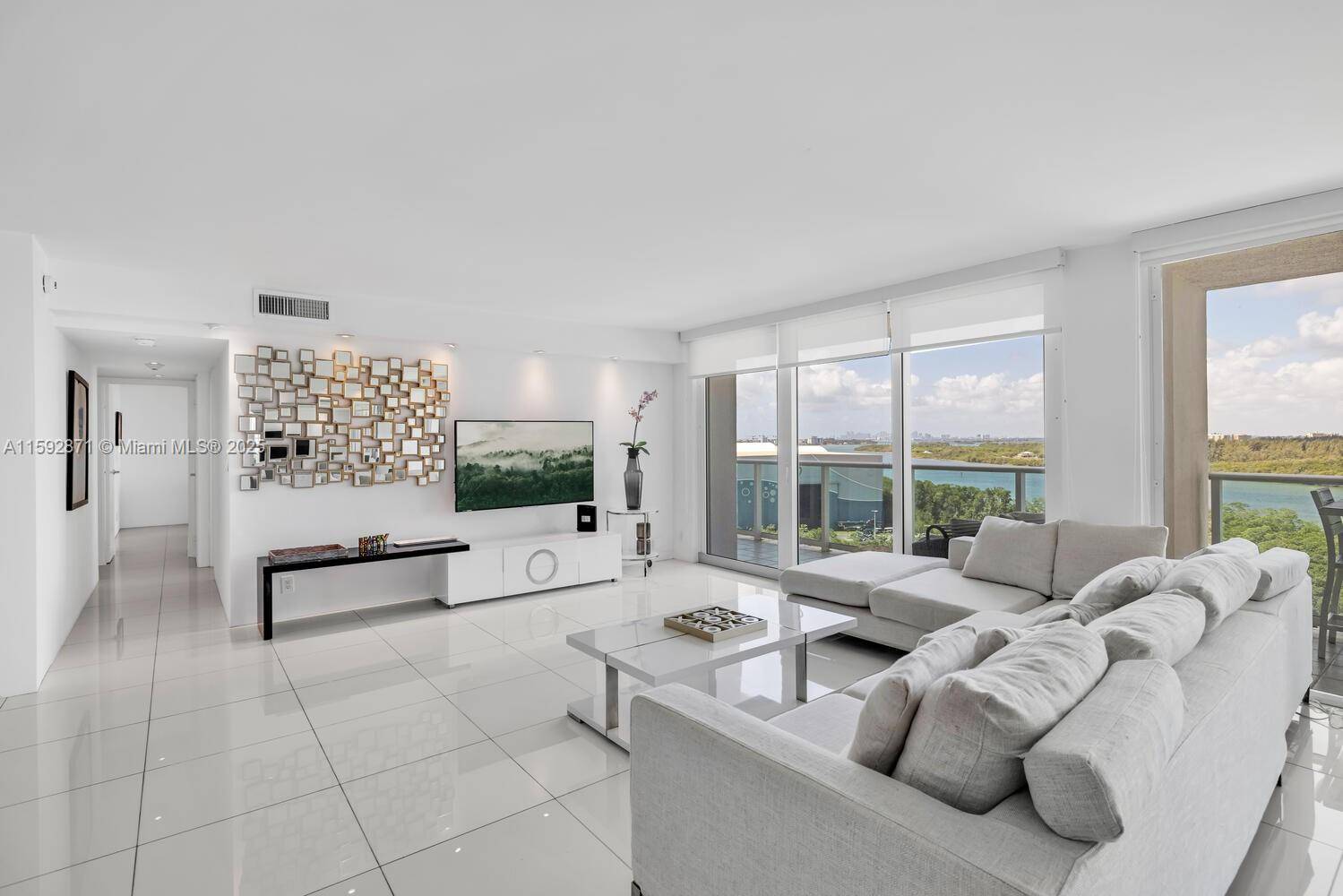 Sunny Isles Beach, FL 33160,100 Bayview Drive #1120-1119