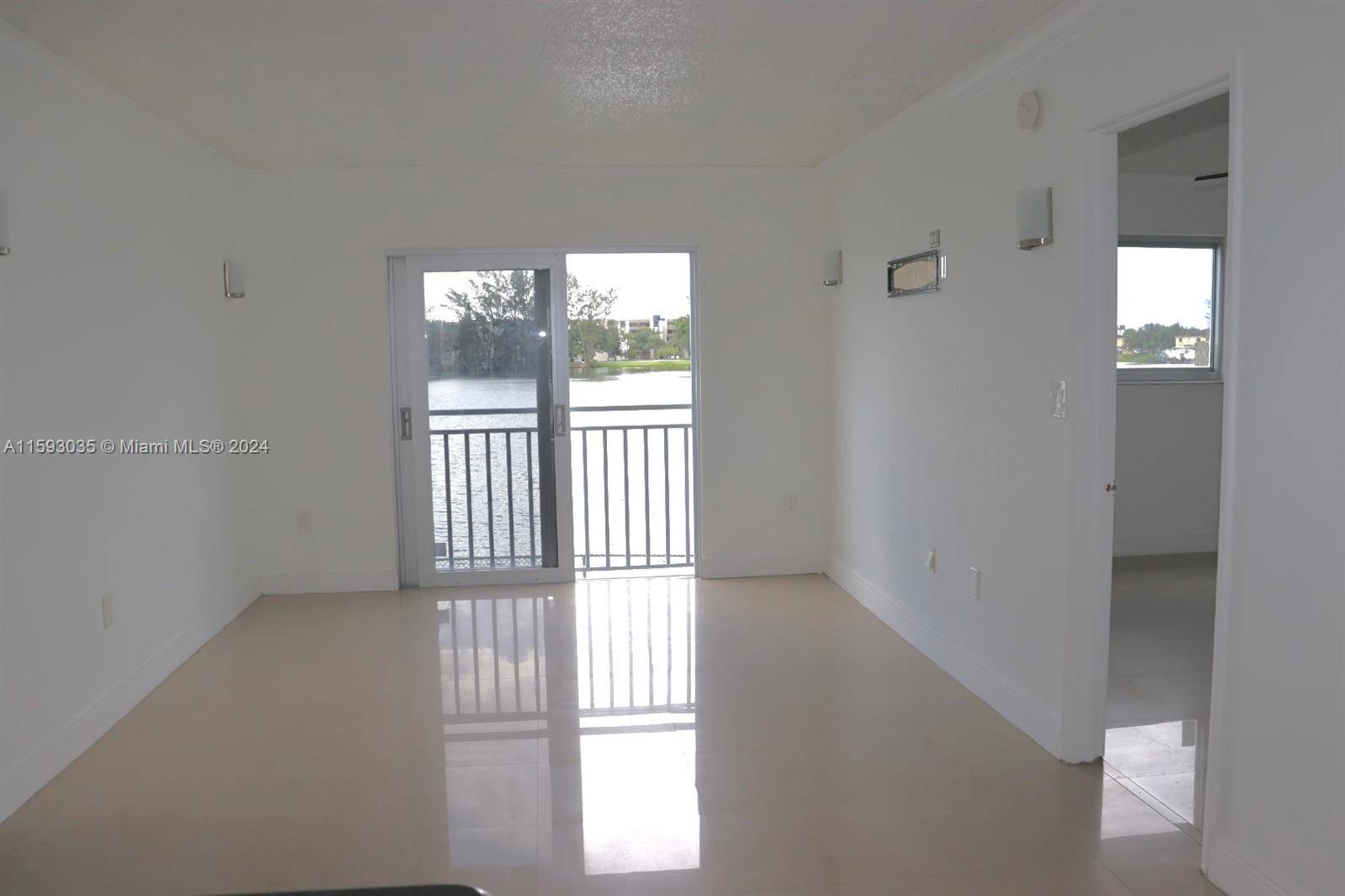 Hialeah Gardens, FL 33016,9915 W Okeechobee Rd #2-201