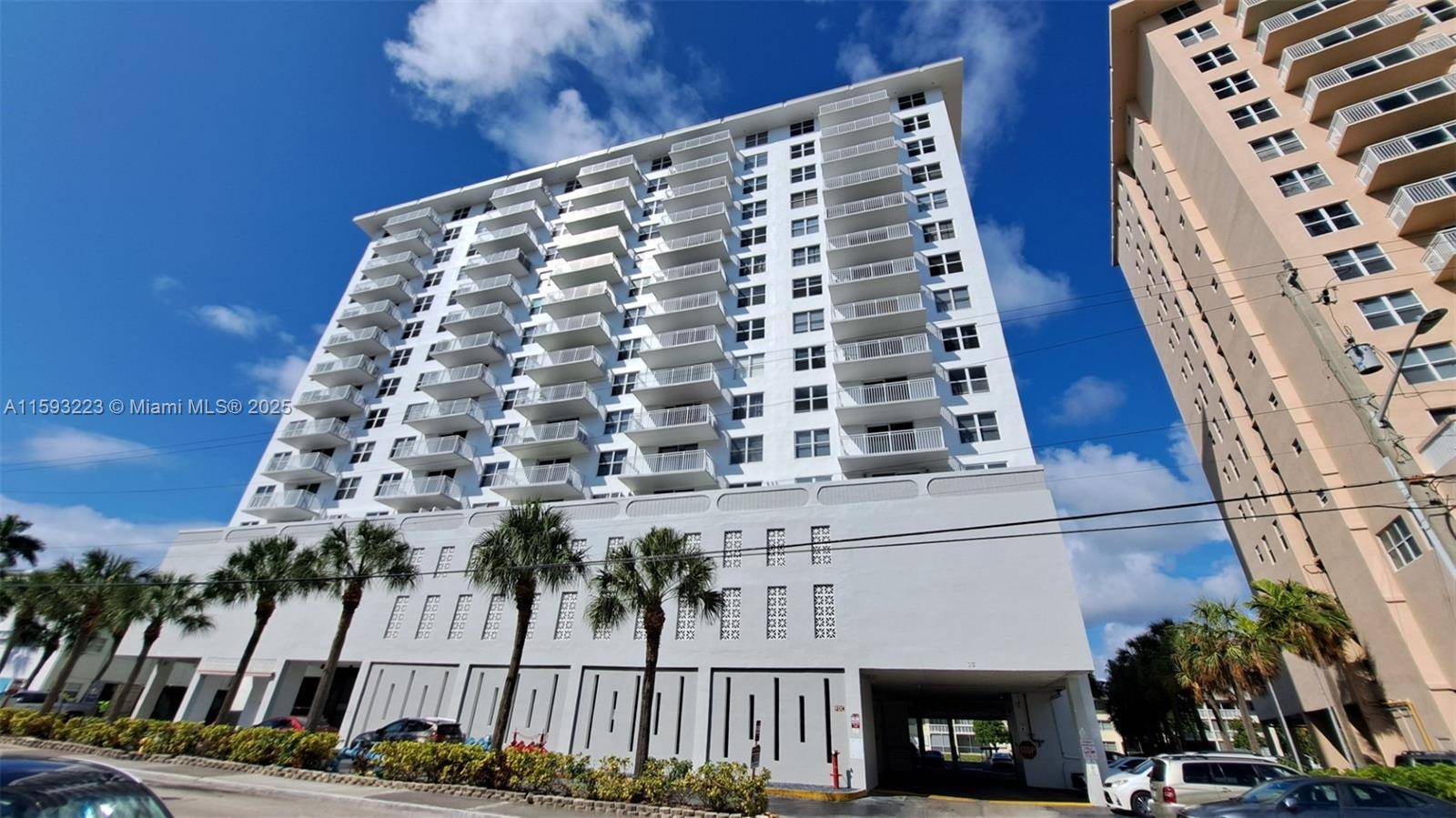 Hallandale Beach, FL 33009,427 Golden Isles Dr #5H