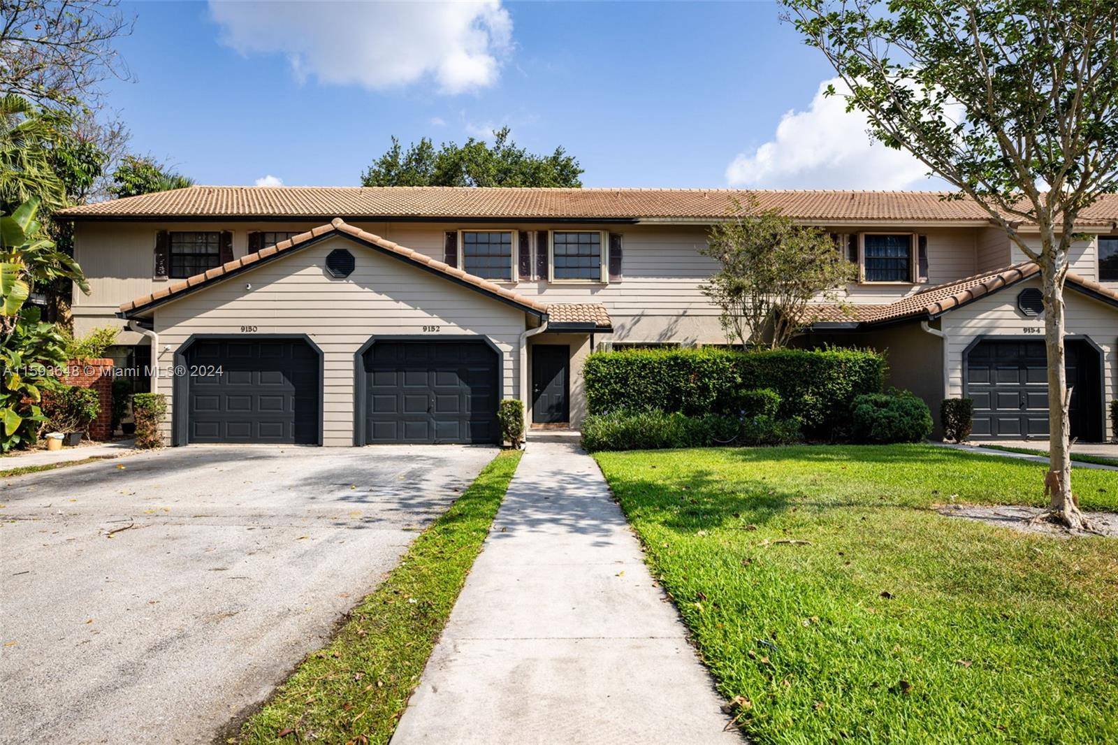 Plantation, FL 33324,9152 Vineyard Lake Dr #9152