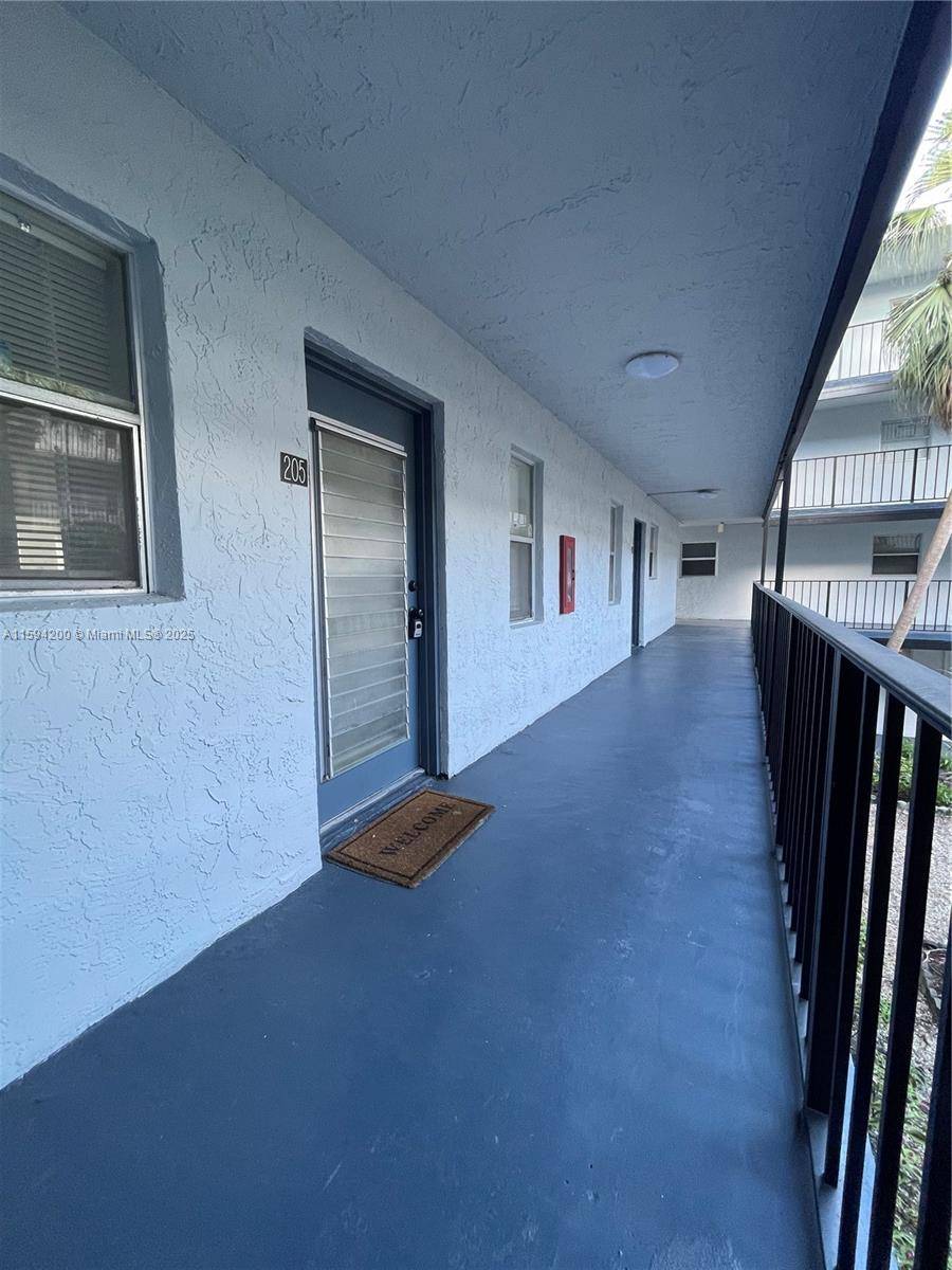 Lauderdale Lakes, FL 33311,2800 Somerset Dr #205J