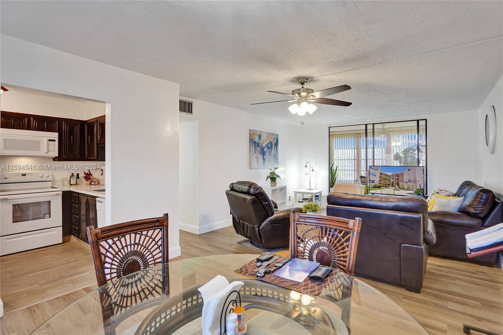 Lauderdale Lakes, FL 33311,2851 Somerset Dr #405