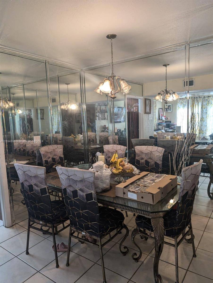 Lauderhill, FL 33319,4166 Inverrary Dr #301